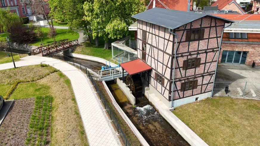 Młyn w Wejherowie, który przeszedł gruntowny remont. Przyznajcie sami - obiekt i jego okolica prezentują się bardzo atrakcyjnie