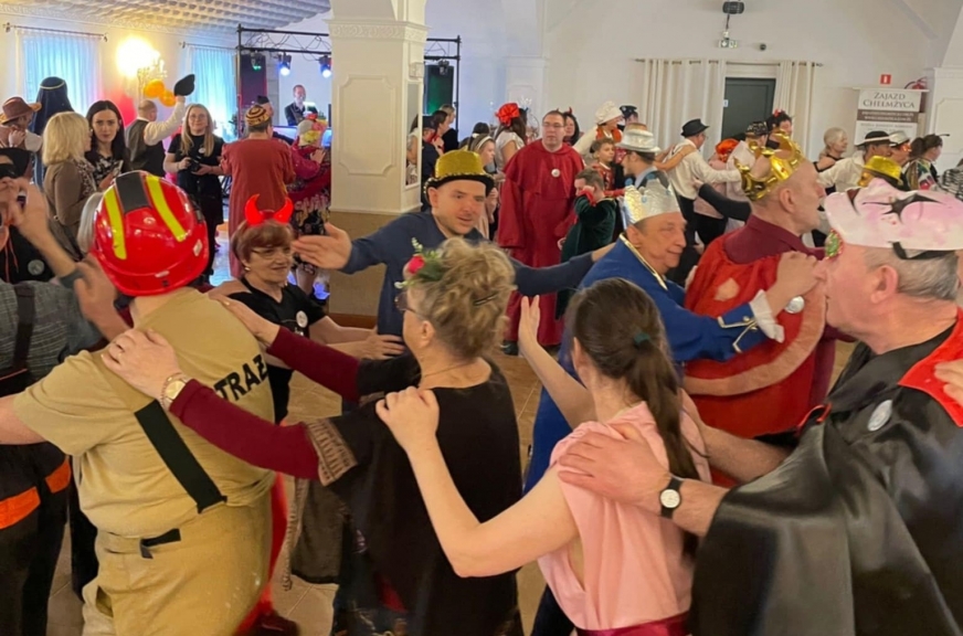 XII Wojewódzki Bal Karnawałowy dla Niepełnosprawnych zgromadził w Zajeździe Chełmżyca ponad 230 uczestników z całego regionu i sąsiedniego województwa.