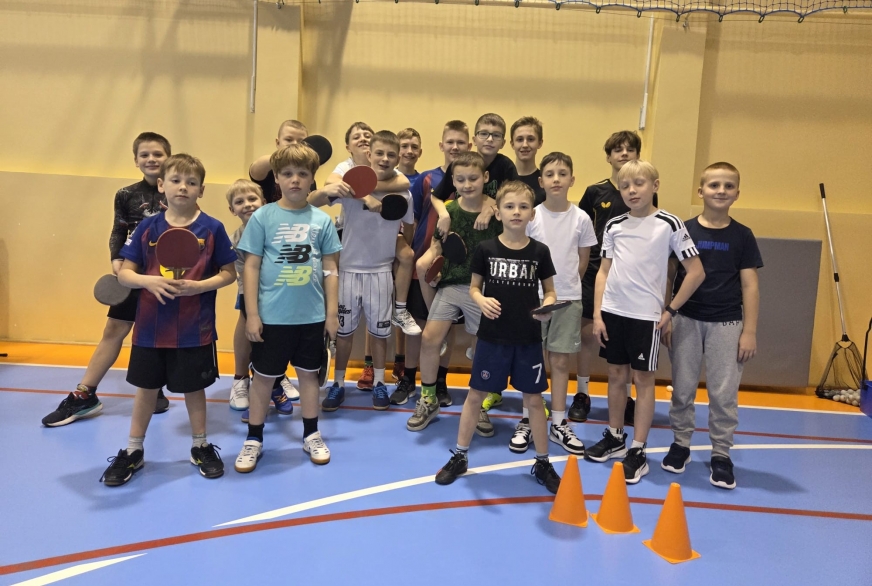 Jak widać - jest w Iławie dla kogo prowadzić treningi tenisa stołowego. Tu młodzi zawodnicy uczestniczący w ostatnich zajęciach Iławskiego Tenisa Stołowego