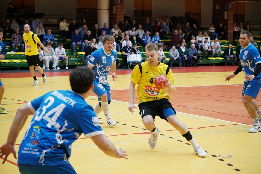 Sambor Tczew w ataku na bramkę Aqua-Instal Jezioraka Iława