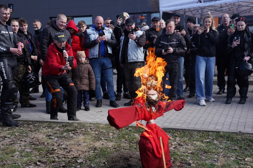 MotoMarzanna spłonęła pod Iławą na pożegnanie zimy! W Karasiu spotkali się motocykliści z Iławy, powiatu i całego regionu.