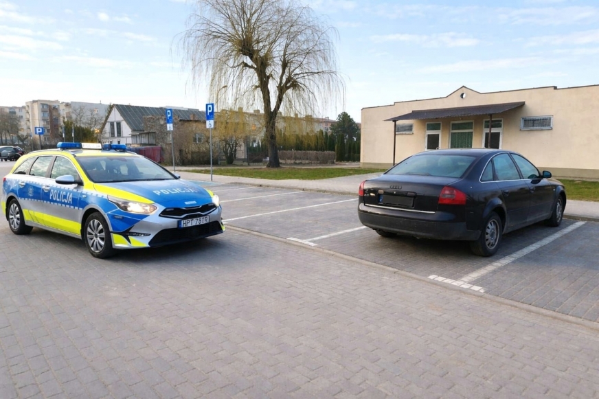 Podczas sprawdzania 30-latka w systemach policyjnych okazało się, że posiada on dwa sądowe zakazy prowadzenia pojazdów mechanicznych.