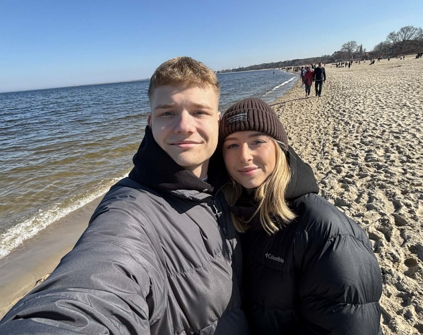 Hubert Kowalski ze swoją dziewczyną, Mają