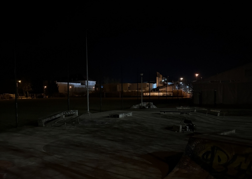 Ciemność, widzę ciemność... Dziś - po zgłoszeniu naszego Czytelnika - wizja lokalna na iławskim skateparku.
