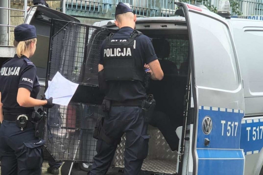 49-latek z Iławy znęcał się nad partnerką i nad jej psem. Odpowie w recydywie.