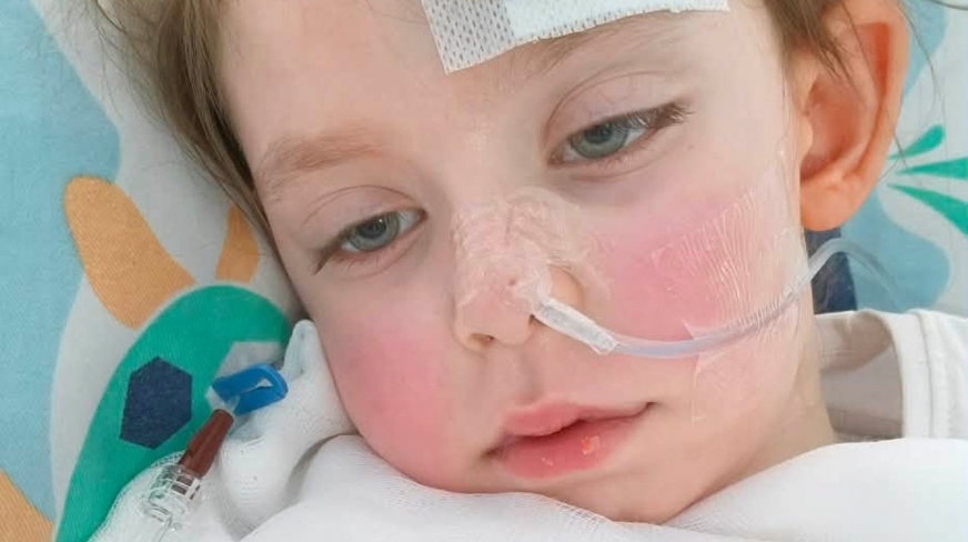 Mimo bólu i zmęczenia Hania jest niezwykle dzielna...