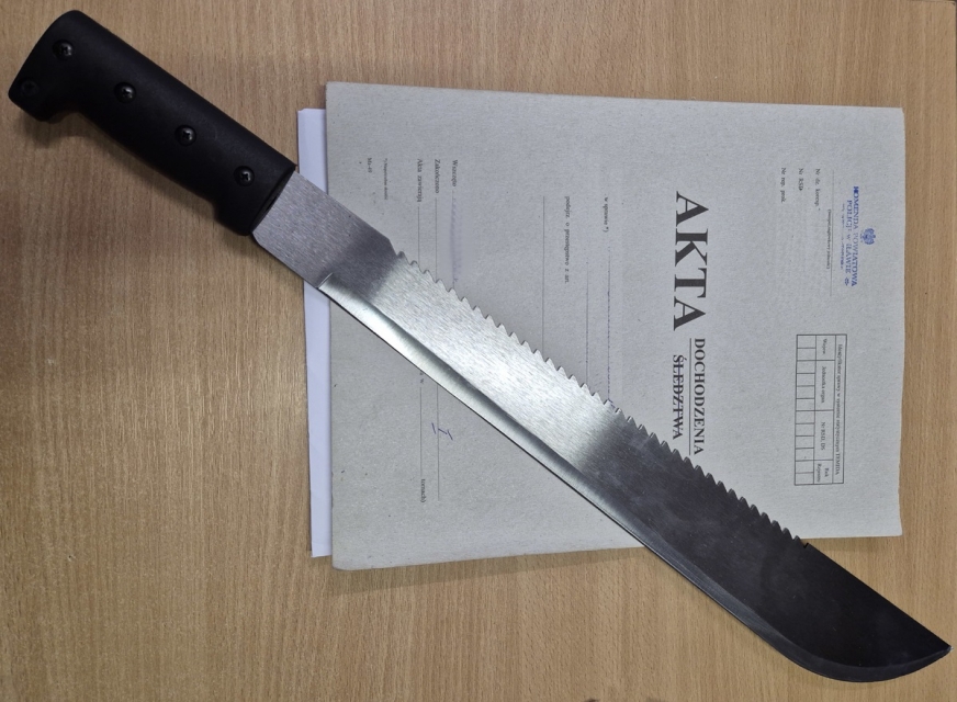 Maczeta, którą 42-latek groził swojej znajomej.