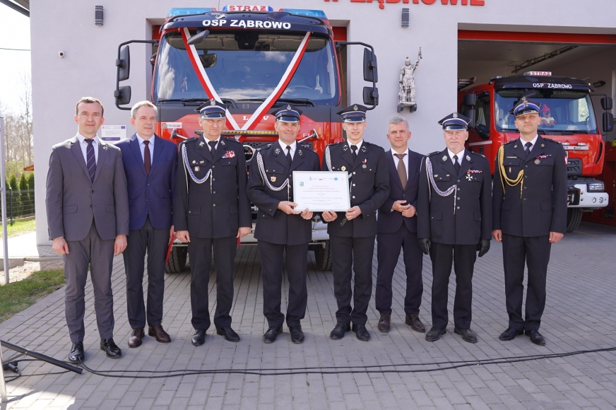Nowy średni samochód ratowniczo-gaśniczy już oficjalnie na wyposażeniu jednostki OSP w Ząbrowie w gminie Iława.