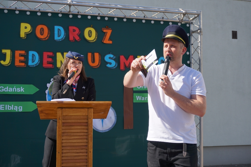 Wsiadać, drzwi zamykać i lecimy! Festyn w Dwójce odbywa się pod hasłem 