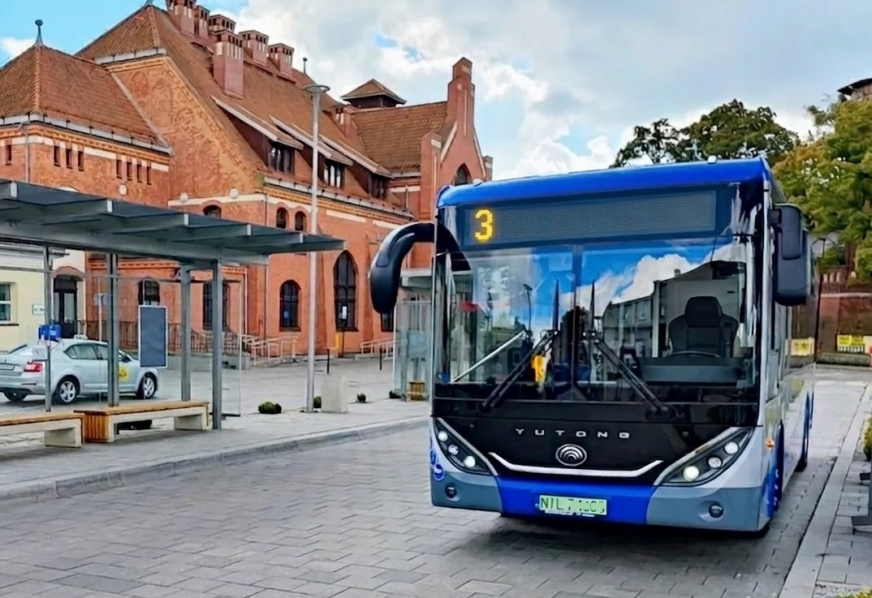 Przystanek przy dworcu - to tutaj w minioną sobotę władze ZKM w Iławie były zmuszone zmienić kierowcę po tym, jak przy 45-letnim pracowniku policja znalazła amfetaminę. Świadkowie mówią o bardzo niebezpiecznej jeździe kierującego miejskim autobusem.