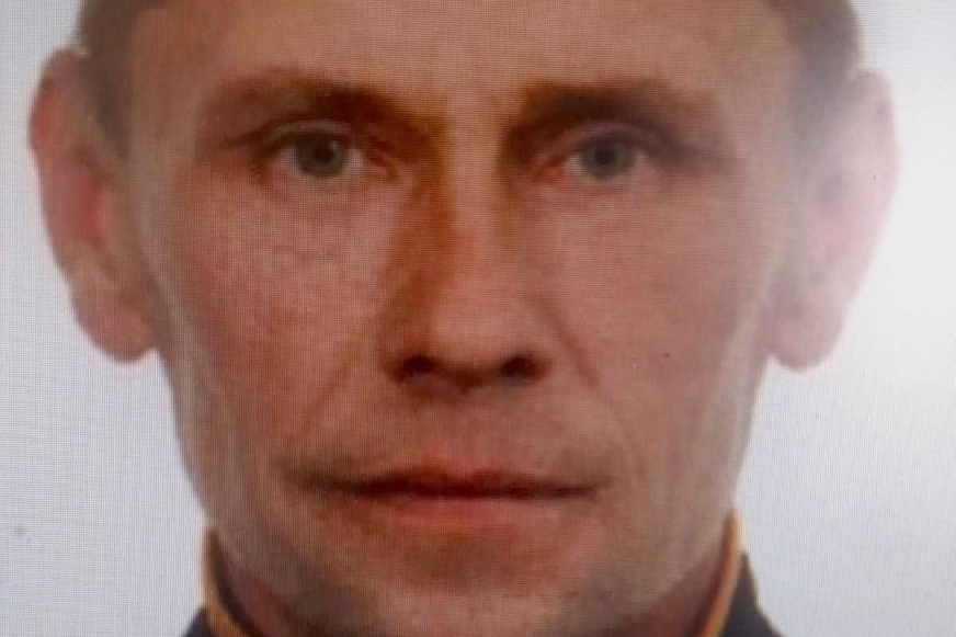 Policjanci prowadzą poszukiwania zaginionego Rafała Chołołowicza, lat 46.