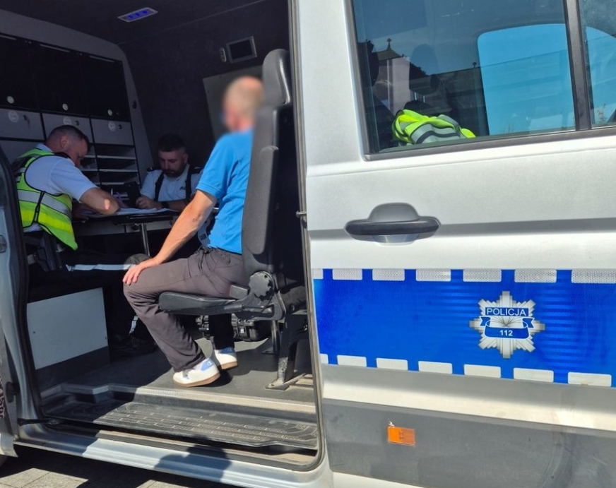 Czwartkowa interwencja policji wobec kierowcy ZKM Iława, który po zakończeniu kursu wydmuchał promile, miała miejsce przy dworcu PKP Iława Główna.