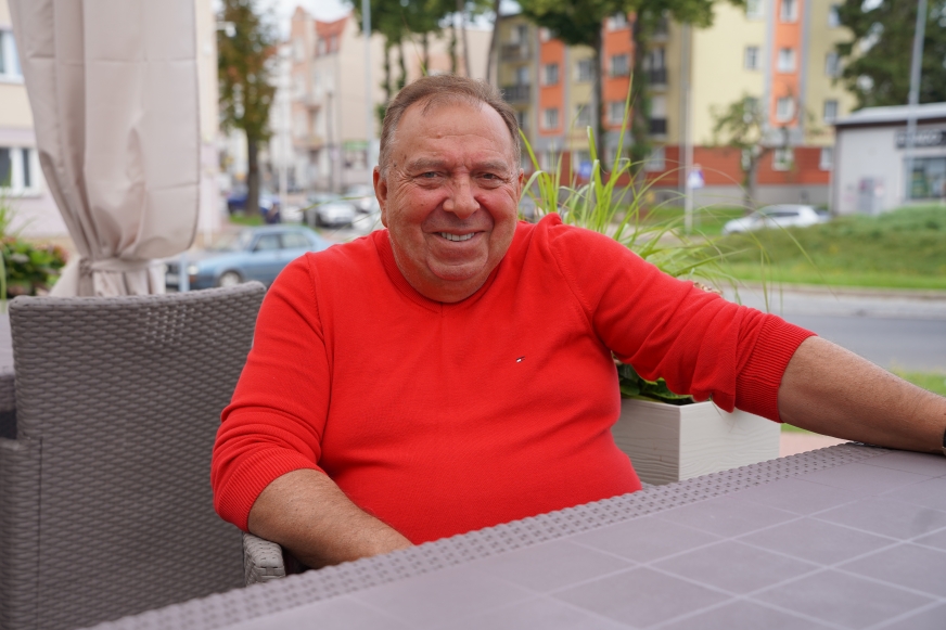 Marek Dembiński na tarasie Baru Bistro 