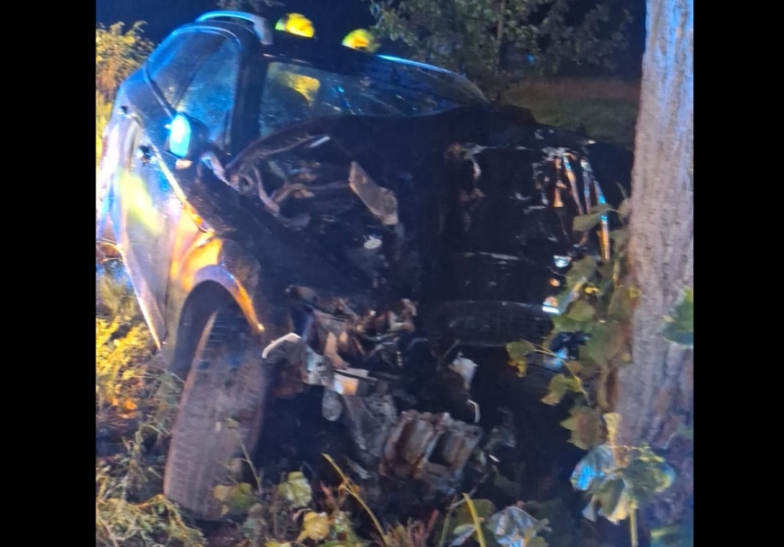 Minionej nocy w Emilianowie pod Suszem Ford uderzył czołowo w drzewo. Kierowca, 24-latek z gminy Susz, kierował na zakazie. Policja kontrolowała go już wcześniej tego samego dnia, kiedy to kierował ciągnikiem...