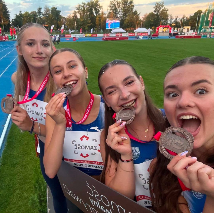 Brązowy medal i udany debiut wśród seniorów. Aleksandra Sobczyńska błyszczy na mistrzostwach Polski. Brawo, Ola!