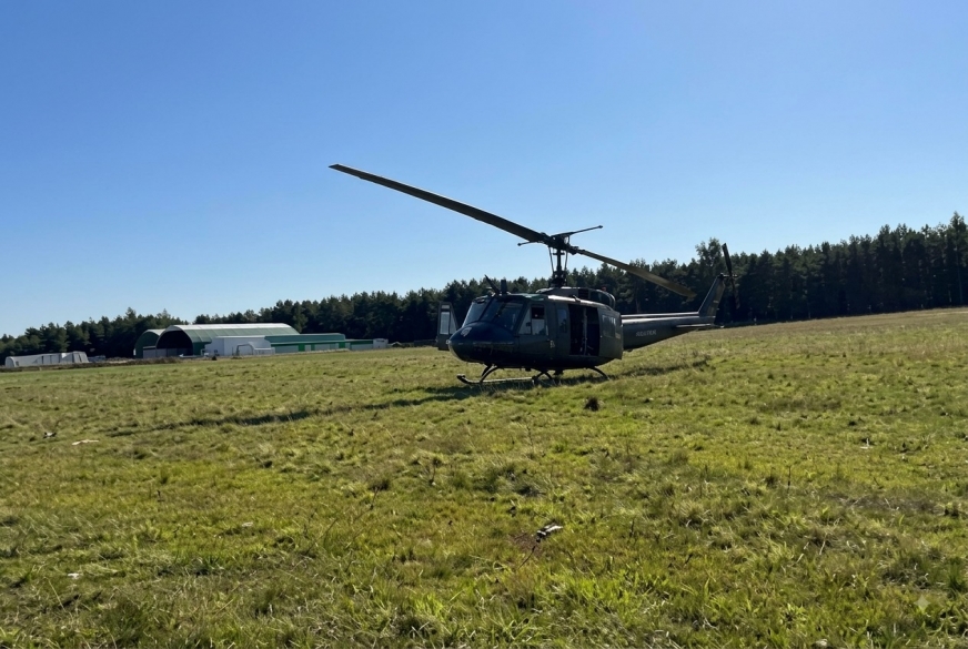 Akcja z udziałem helikopterów nad akwenem najdłuższego jeziora w Polsce w gminie Zalewo.