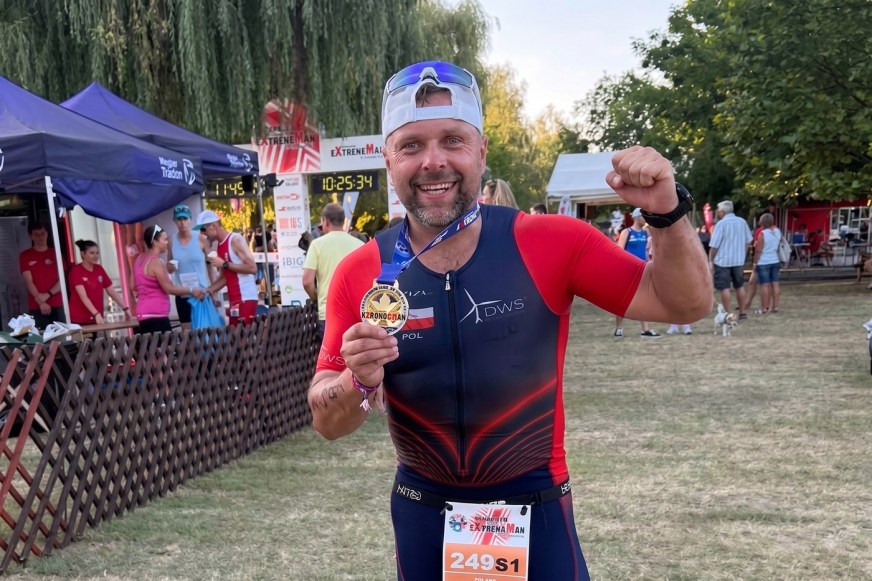Asp. szt. Daniel Szul z KPP Iława ukończył wyścig Ironman na Węgrzech.