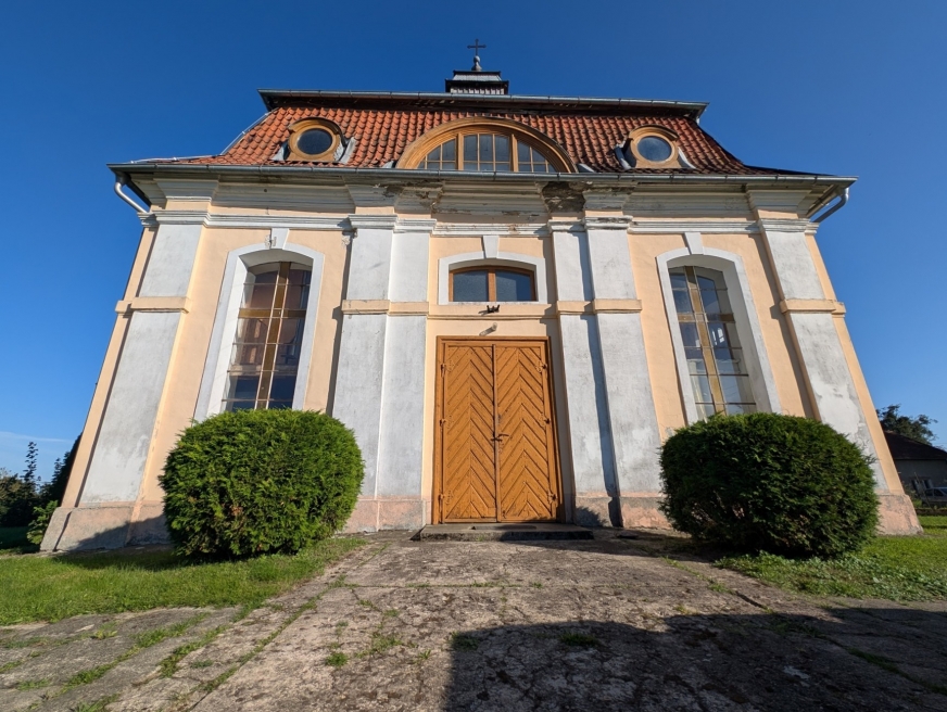 Kościół, który miał być... pałacem. Mało znana perełka niedaleko nas! ZDJĘCIA.