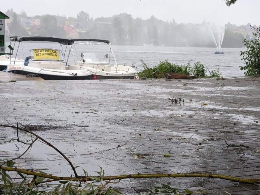 Ostrzeżenie meteorologiczne dla powiatu iławskiego. W weekend silny deszcz i burze [PROGNOZA].
