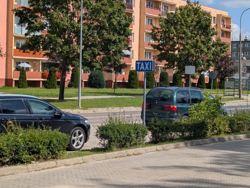 IŁAWA. To miał być prosty pomysł na chroniczny brak miejsc postojowych na osiedlu Podleśnym. Okazuje się, że to nie takie łatwe...