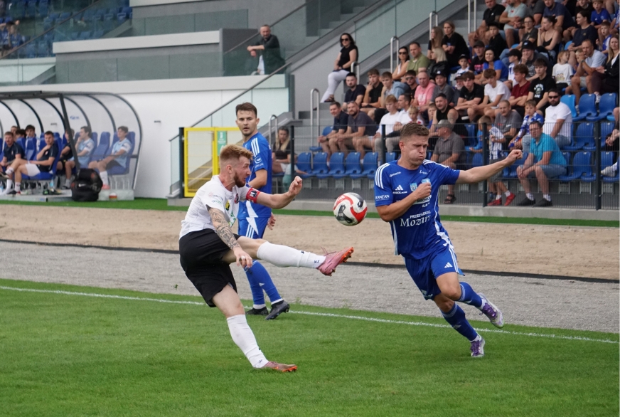 Mecz Jeziorak Iława - Huragan Morąg był pierwszym rozegranym przy nowej trybunie stadionu miejskiego przy ul. Sienkiewicza