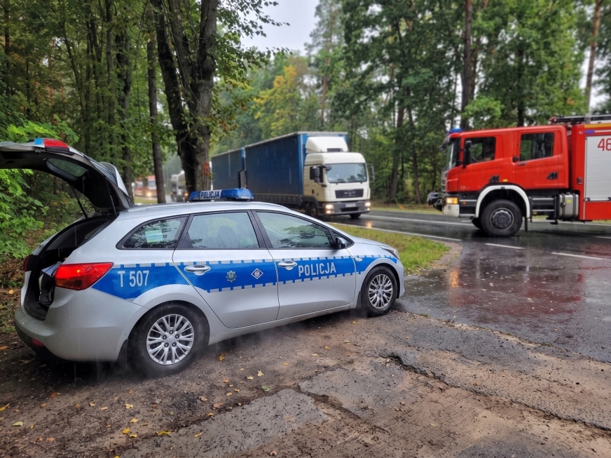 Zderzenie osobówki z ciężarówką na newralgicznym skrzyżowaniu w Sampławie.
