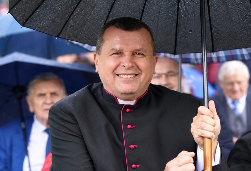 Uroczyste wprowadzenie nowego proboszcza w Rudzienicach. Ks. dr hab. Marek Żmudziński objął parafię.