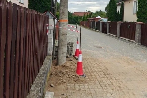 Jest oficjalna decyzja spółki. Energa-Operator nakazuje zmianę lokalizacji słupa na ulicy Dolnej w Iławie.