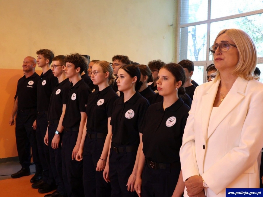 Założyli mundury, stanęli do apelu, wypowiedzieli słowa roty - w Zespole Szkół im. Konstytucji 3 Maja w Iławie 32 pierwszoklasistów przeżyło wzruszające chwile.