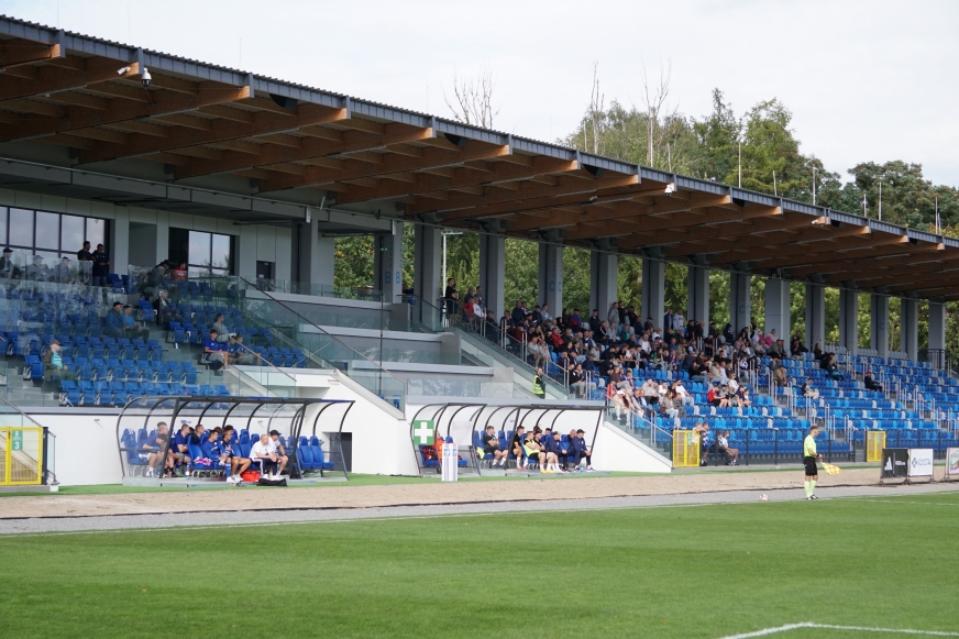 Nowa trybuna Stadionu Miejskiego w Iławie, tu akurat podczas meczu Jezioraka Iława