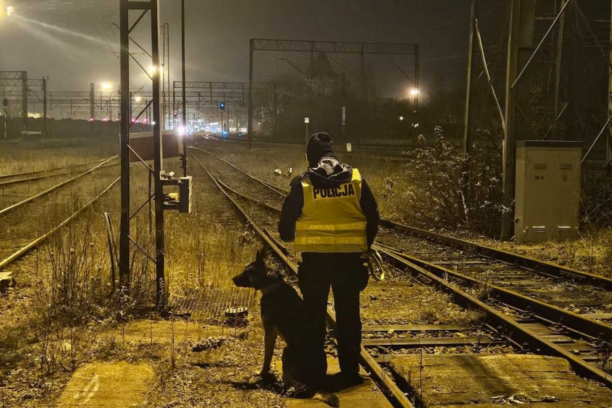 Szli torowiskiem w kierunku Susza. Nocny incydent pod Iławą mógł skończyć się tragedią.