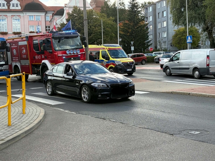 Potrącenie pieszej na ulicy Niepodległości w Iławie. Duże utrudnienia w centrum miasta.