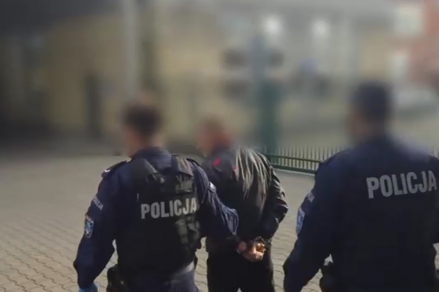 Iława. Padły strzały, w ruch poszła maczeta! Policja zatrzymała trzech 22-latków.