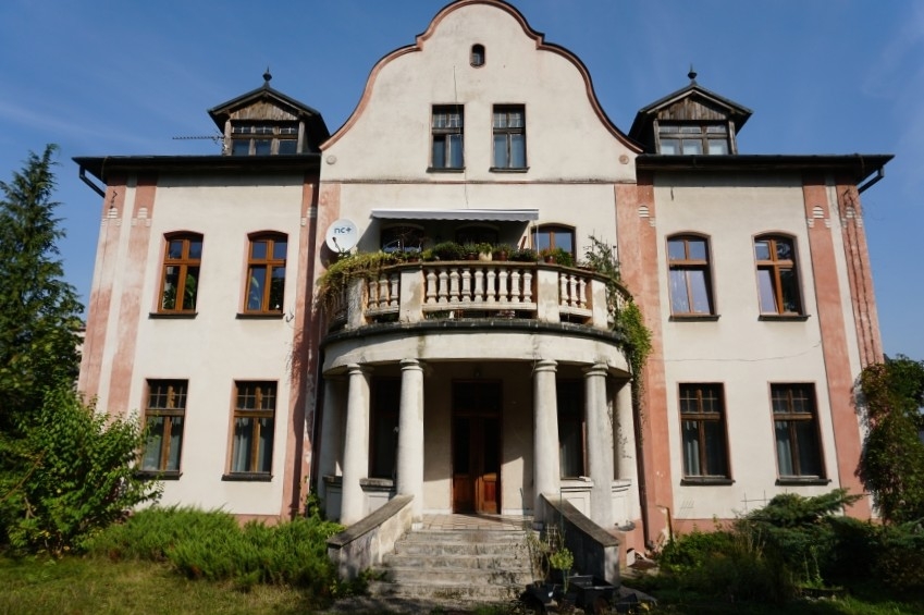 Iława, ul. Sienkiewicza 28. To w tej willi jedna z mieszkanek proponuje organizację wydarzenia 