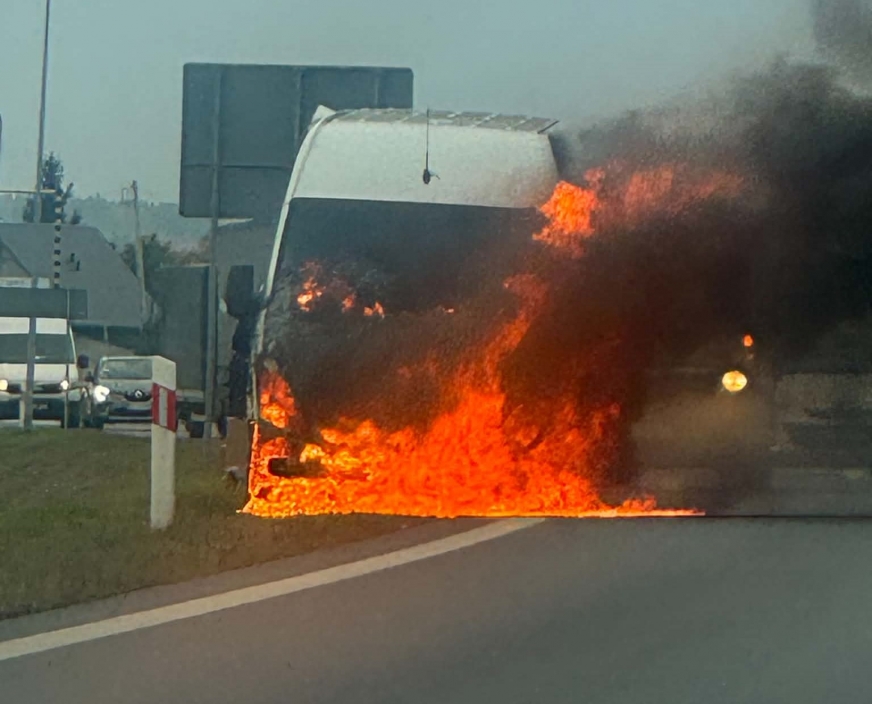 Do pożaru Mercedesa Sprintera doszło dziś rano